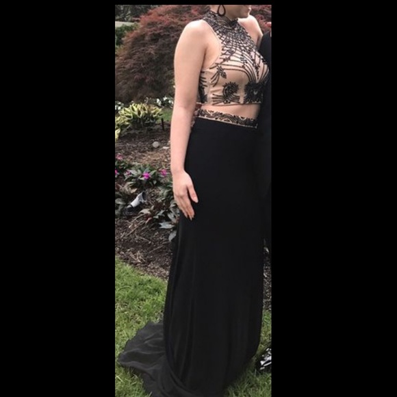 ✨✨PROM DRESS✨✨ - Picture 2 of 5